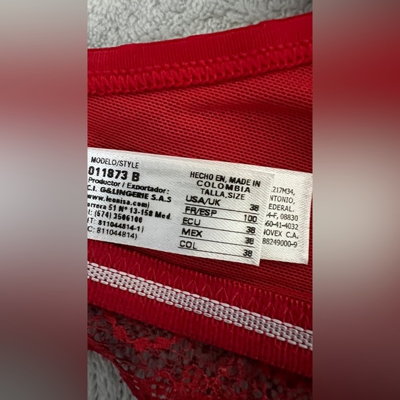 Leonisa Chic, comfortable and sexy red strapless bra - Picture 9 of 12